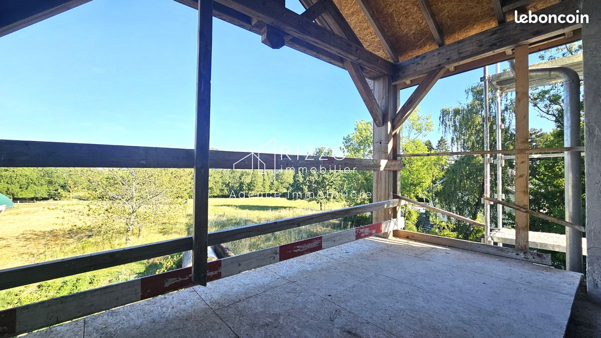 Appartement 5 pièces 137 m² · à Chevry · 137 m² · 415 000 €