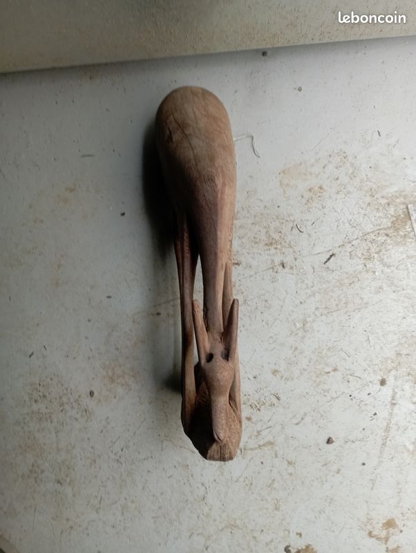 Sculpture biche en bois (image 2)