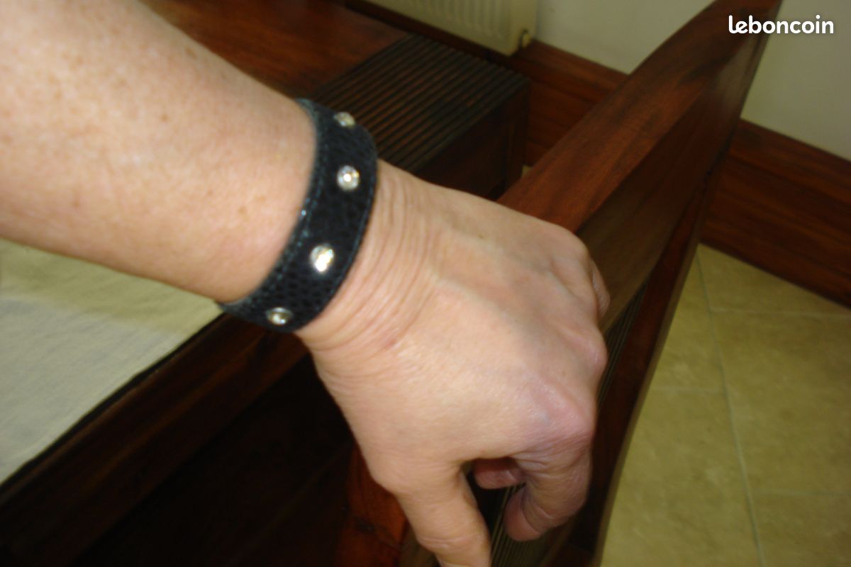 Lot De 2 Bracelets Cuir 11mm - Couleurs Assorties, Style Travaux - Neuf Avec Petits Défauts (NOS)