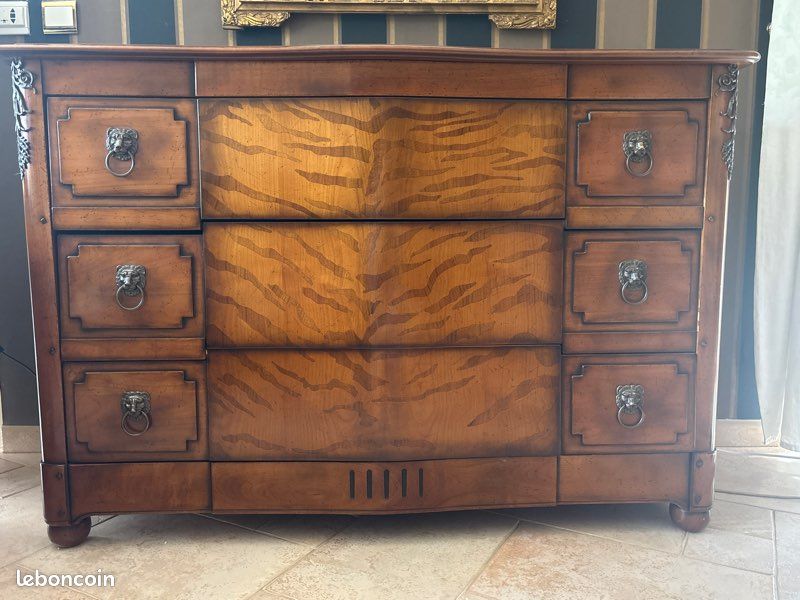 Belle commode façade en marqueterie zébrée (image 1)
