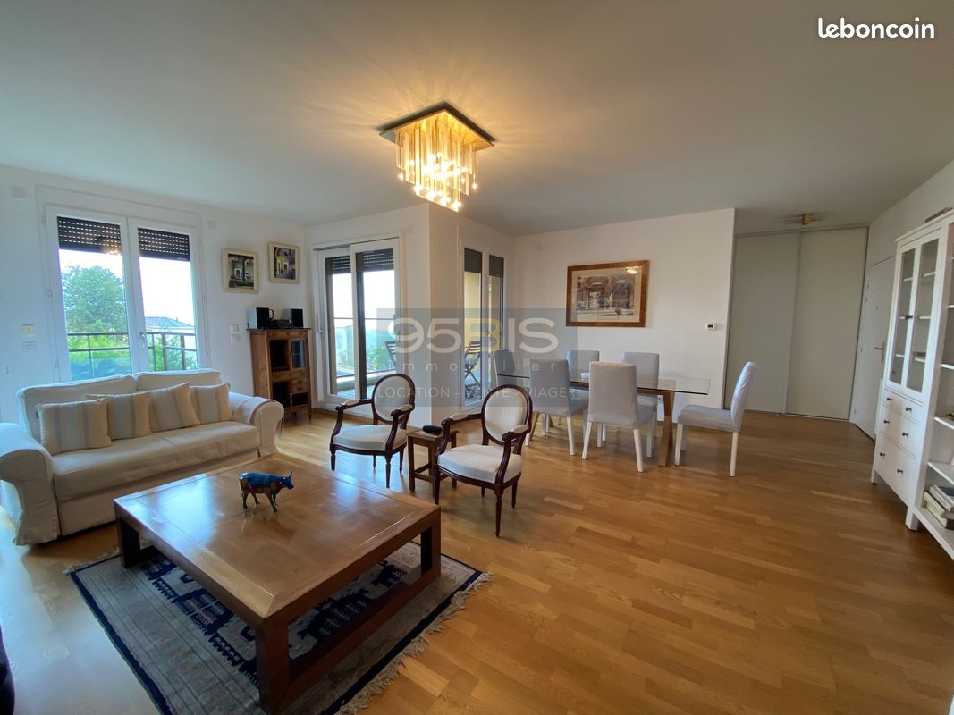Appartement 3 pièces 100 m² · à Saint-Didier-au-Mont-d'Or · 100 m² · 2 350 €