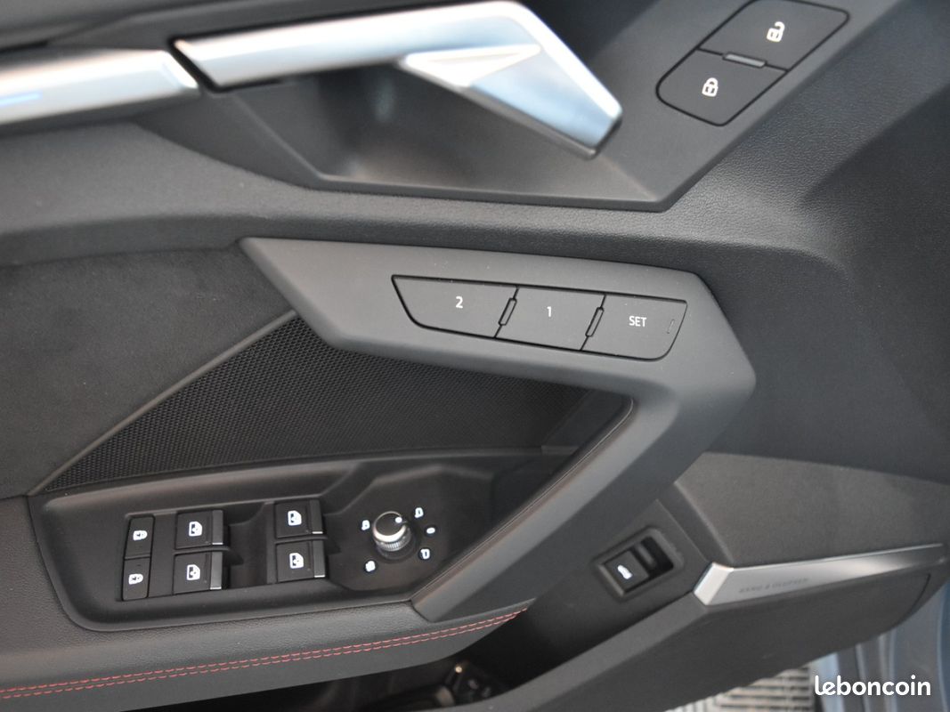 AUDI RS3 SPORTBACK 2.5 TFSI 400 S tronic 7 Quattro (image 32)