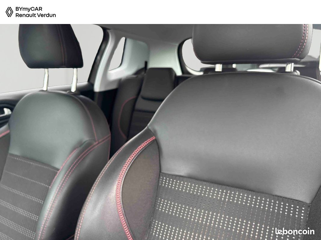 PEUGEOT 2008 BlueHDi 100 S&S BVM6 GT Line (image 11)