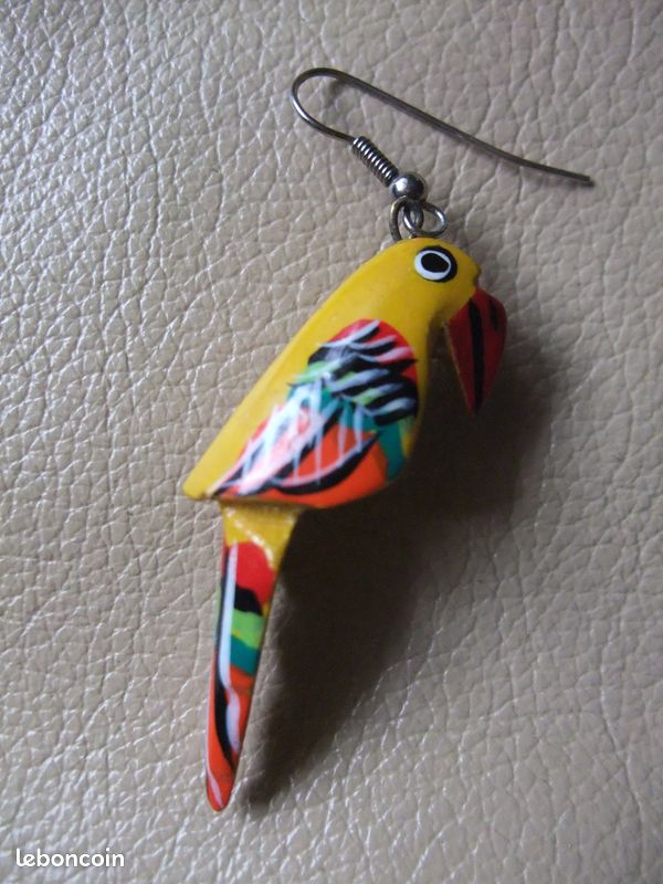 Boucles D'oreilles Vintage En Bois - Motif Toucan/perroquet, XXe Siècle, Fermoir Dormeuse, Occasion Multicolore | Bijou Rétro Et Folklorique