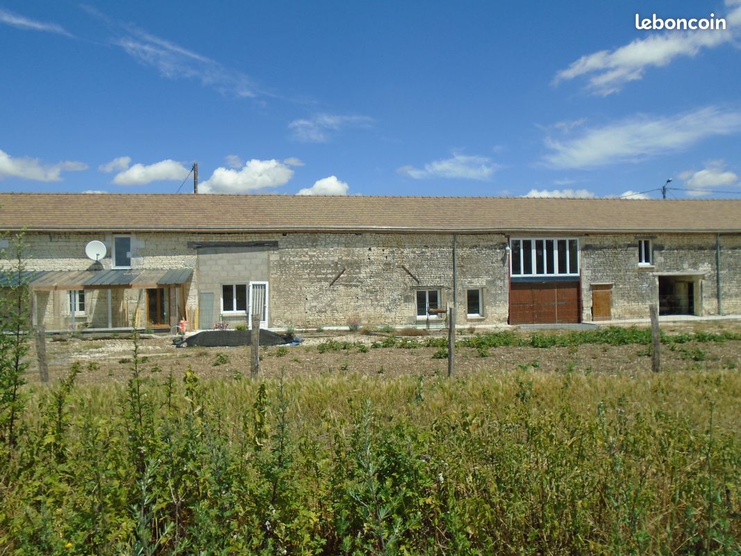 Maison 5 pièces 100 m² · à La Roche-Rigault · 100 m² · 230 000 €