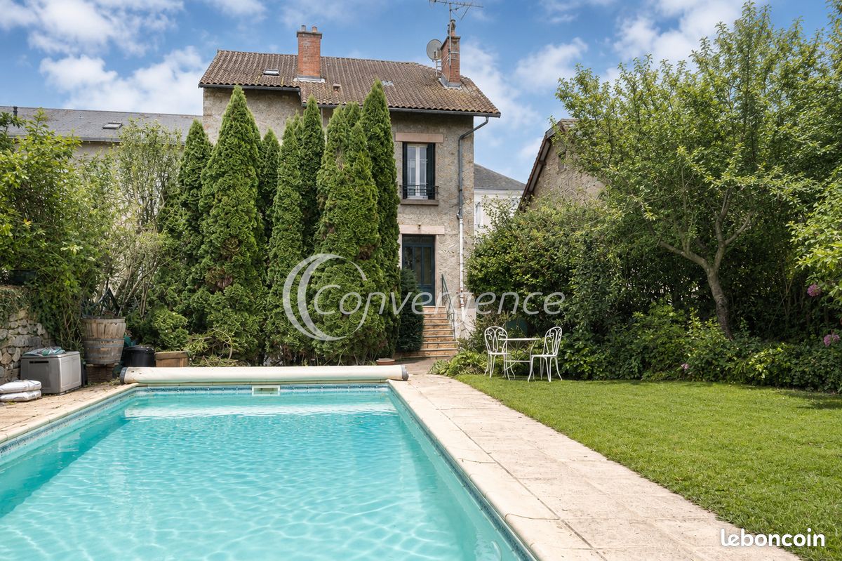 Maison 8 pièces 204 m² · à Limoges · 204 m² · 399 000 €