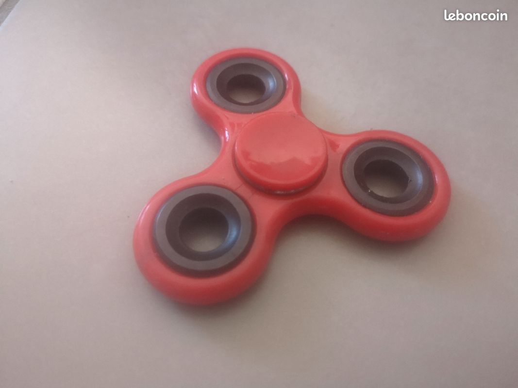 Jouet /accessoires "Hand Spinner" rouge (image 4)