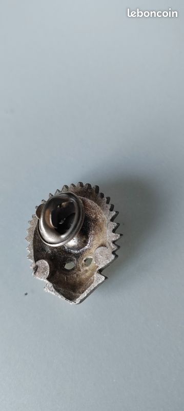 Pin's (image 2)