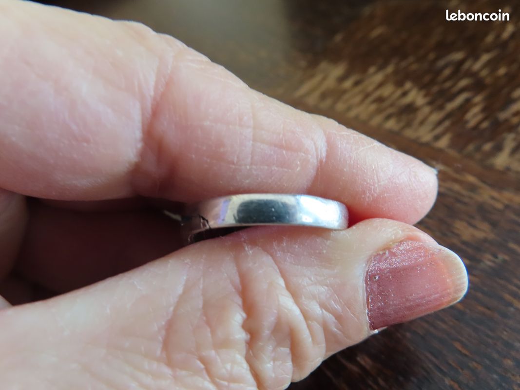 Bague Ancienne En Argent Avec Améthystes - Taille 51, Marquée - Occasion Dans Son état