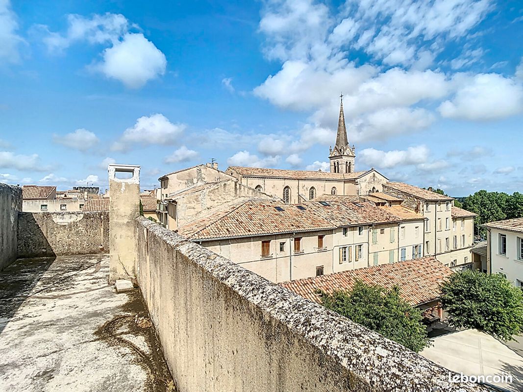 Maison 7 pièces 282 m² · à Carpentras · 282 m² · 172 000 €