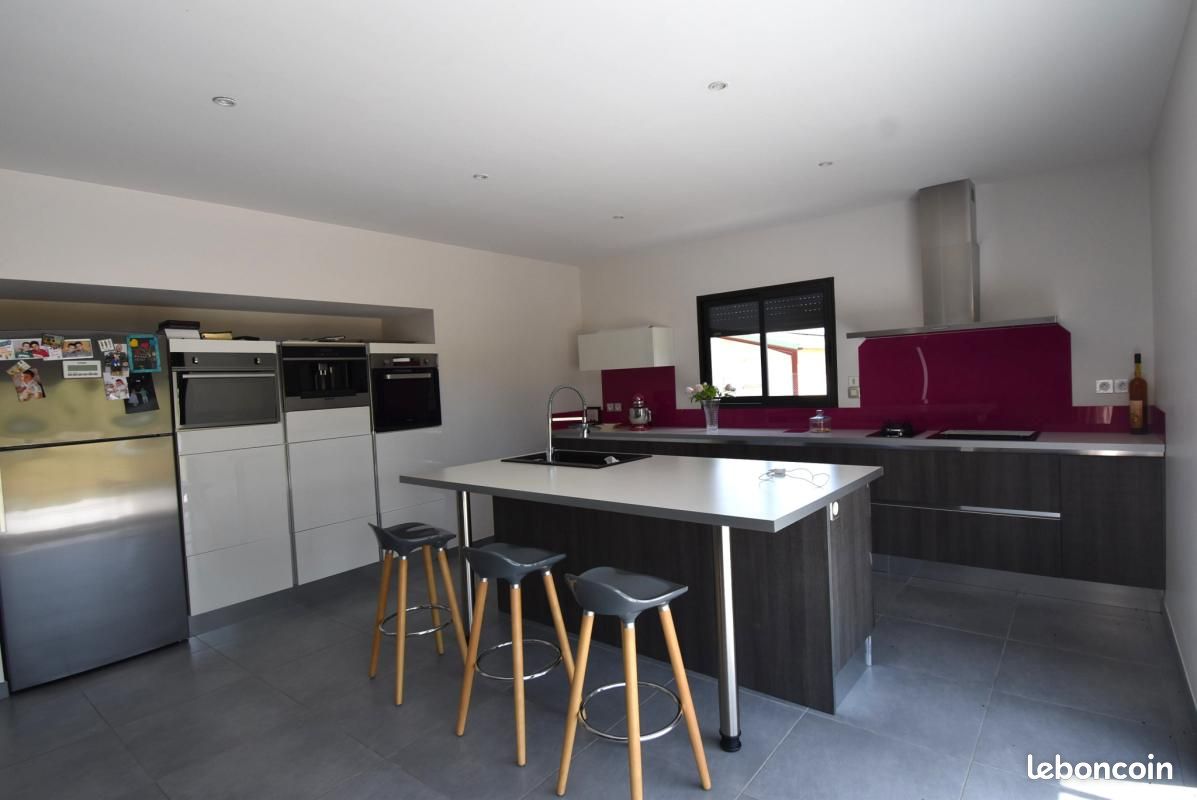 Propriété 4 pièces 160 m² (image 3)
