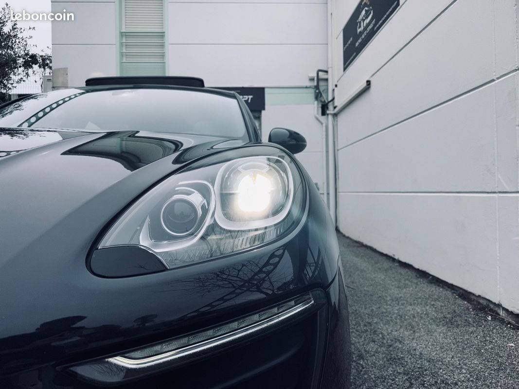 Porsche Macan 2.0L 252CH PDK + TOIT OUVRANT + SUIVI PORSCHE + SIEGES CHAUFFANTS/ELEC + CAMERA DE RECUL + GARANTIE 12 MOIS (image 50)