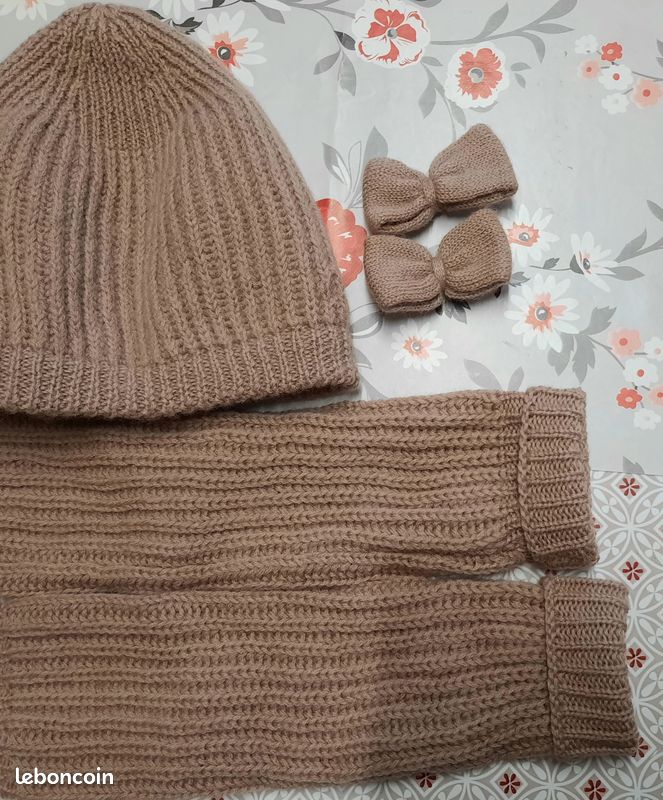 Ensemble Bonnet Et Mitaines Tricot Chic - Couleur Gris Clair Et Rose Pâle - Taille F40 - Neuf Avec étiquettes