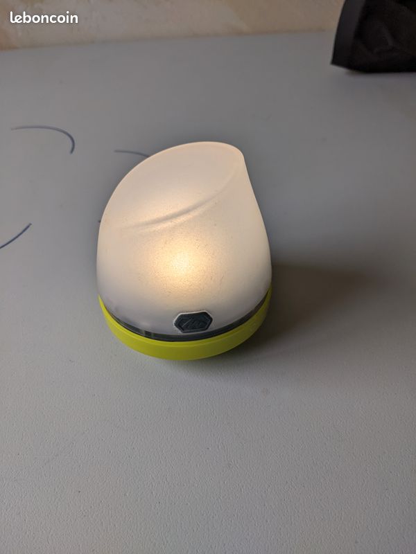 Lampe de camping décathlon sur piles (image 2)