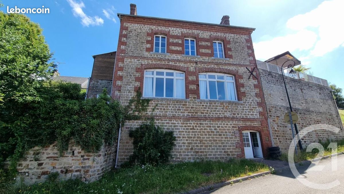 Maison 5 pièces 146 m² · à Lonlay-l'Abbaye · 146 m² · 146 500 €