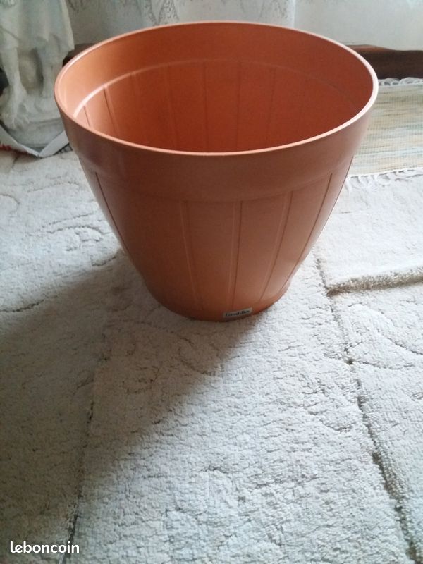 Grand cache pot à planté marque Grosfillex (image 3)