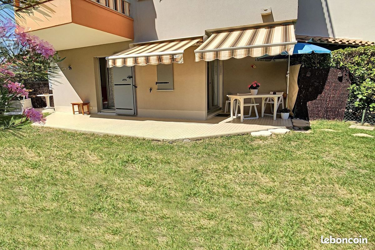 Bel appartement avec piscine, jardin et à 20m de la plage (image 5)