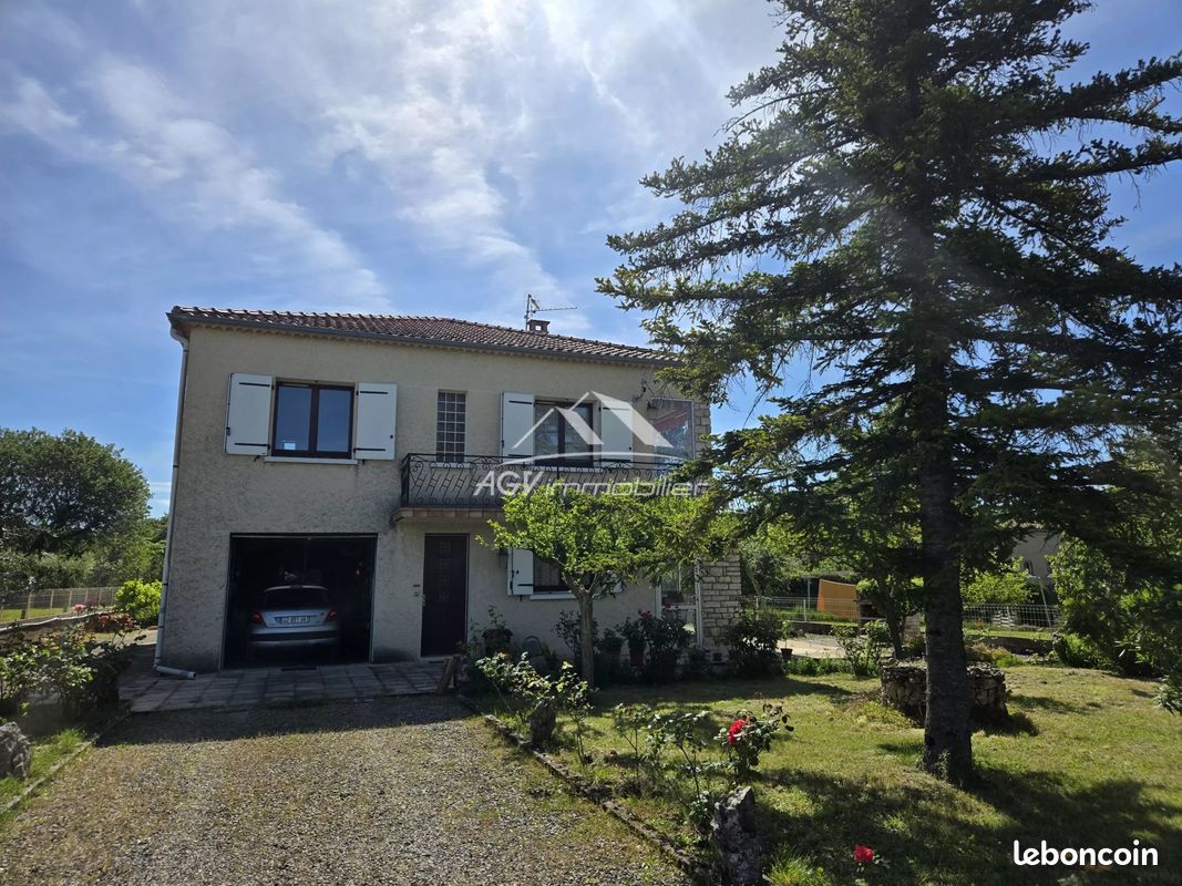 Maison 9 pièces 166 m² · à Saint-Julien-les-Rosiers · 166 m² · 245 000 €