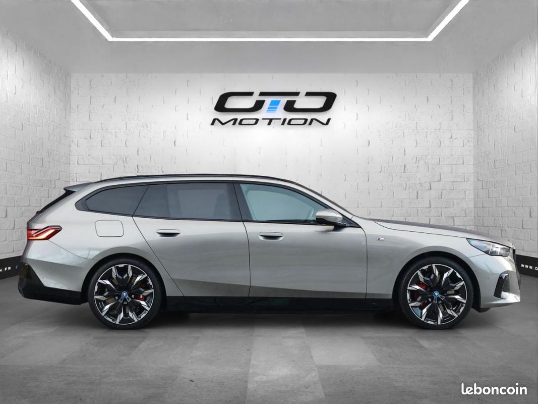 15 SERIE 5 TOURING Touring 550e xDrive PHEV 489 ch BVA8 G61 M Sport (image 3)