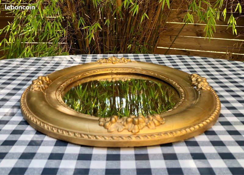 Ancien Miroir Ovale en Bois Sculpté Doré (image 16)
