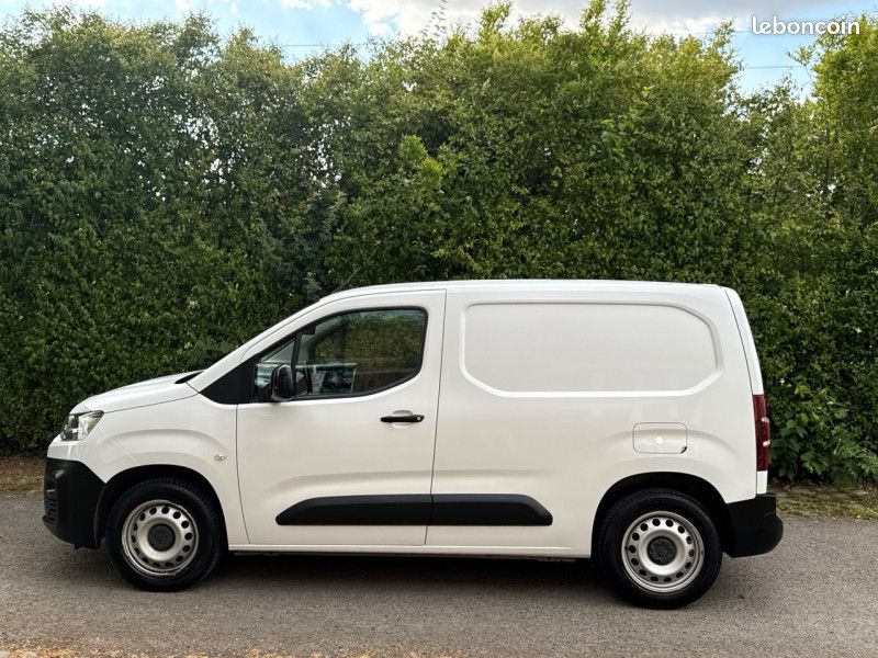 Citroen BERLINGO VAN M 650KG HDI 130CH EAT8 PREMIUM CONNECT * 2023 * 3 PLACES (image 5)
