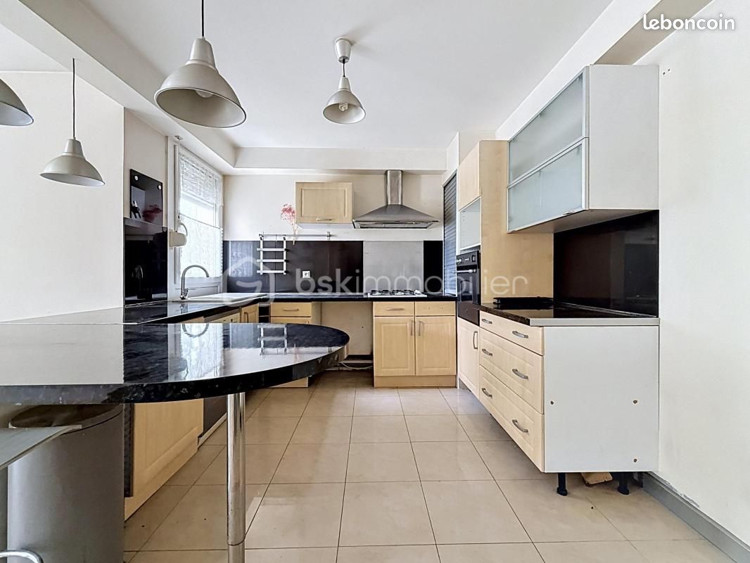 Appartement 3 pièces 70 m² · au Blanc-Mesnil · 70 m² · 199 000 €