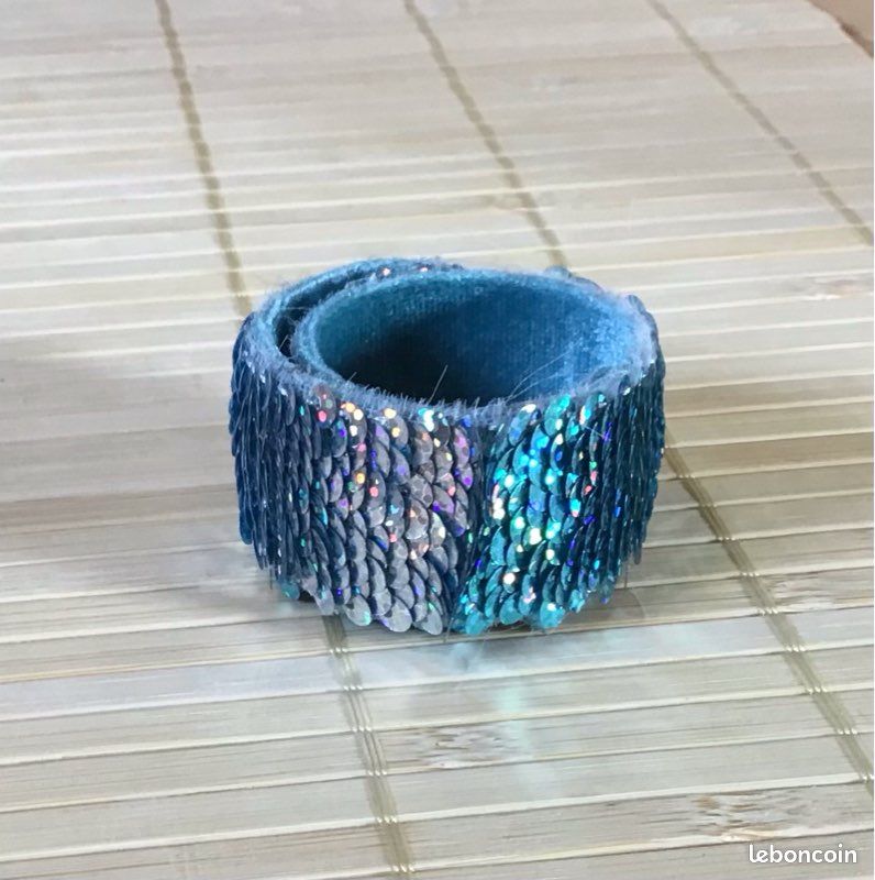 Bracelet bleu et doré (image 3)