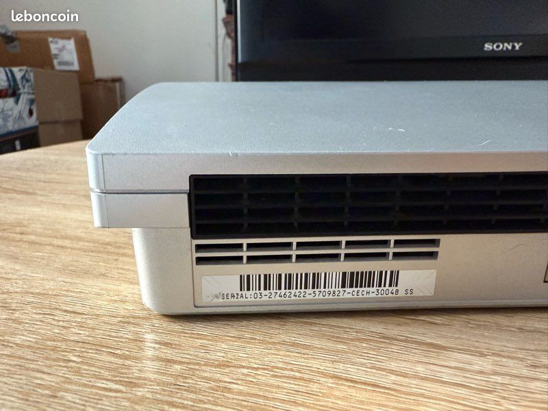 PlayStation 3 Slim Silver – Édition spéciale + 2 manettes officielles (image 18)