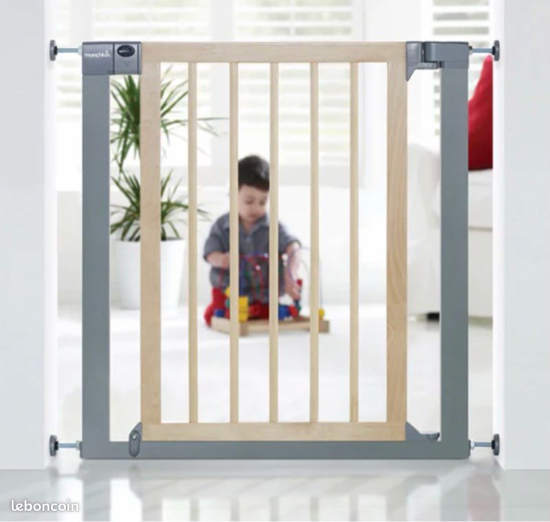 Barrière de sécurité Munchkin Designer. Installation par pression, sans vis (image 2)
