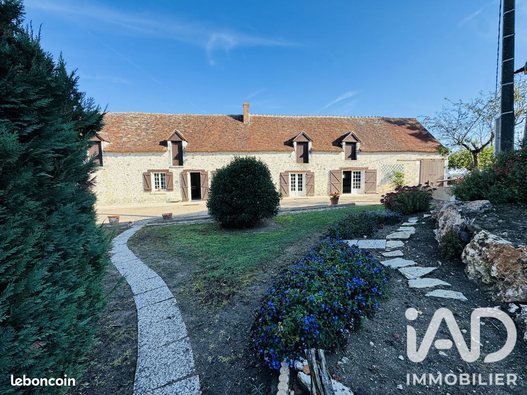 Maison 6 pièces 110 m² · à Ferrière-Larçon · 110 m² · 165 000 €