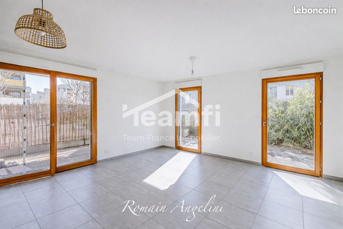 Appartement 4 pièces 75 m² · à Sathonay-Camp · 75 m² · 330 000 €