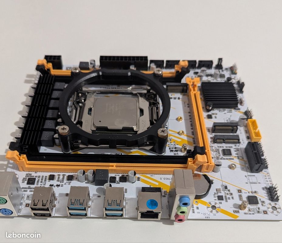Carte Mère IBM 88Y5351 Avec 4 Processeurs Intel Xeon E7-4820 - Occasion