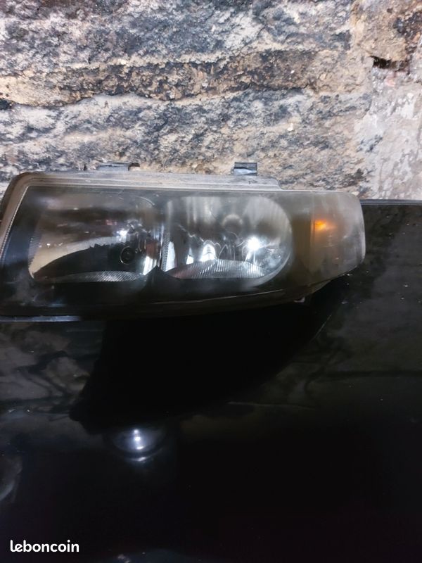 Phare avant gauche seat leon (image 1)