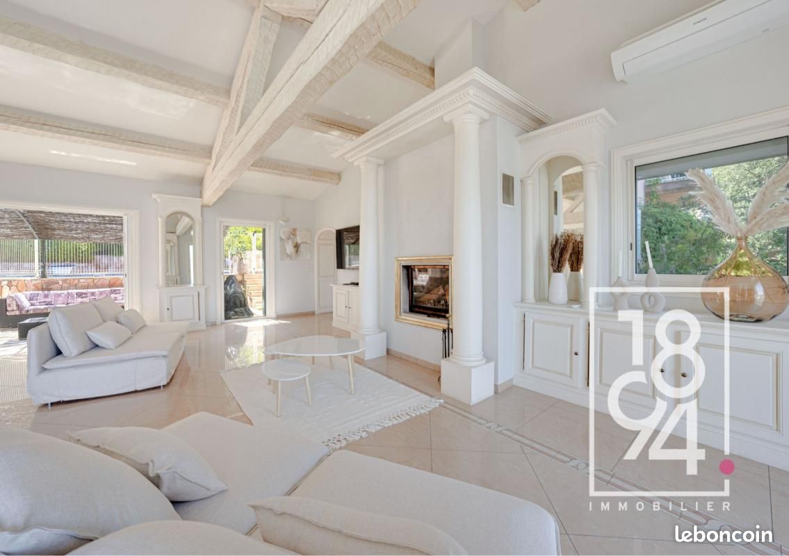 Maison 9 pièces 300 m² · à Saint-Tropez · 300 m² · 3 300 000 €