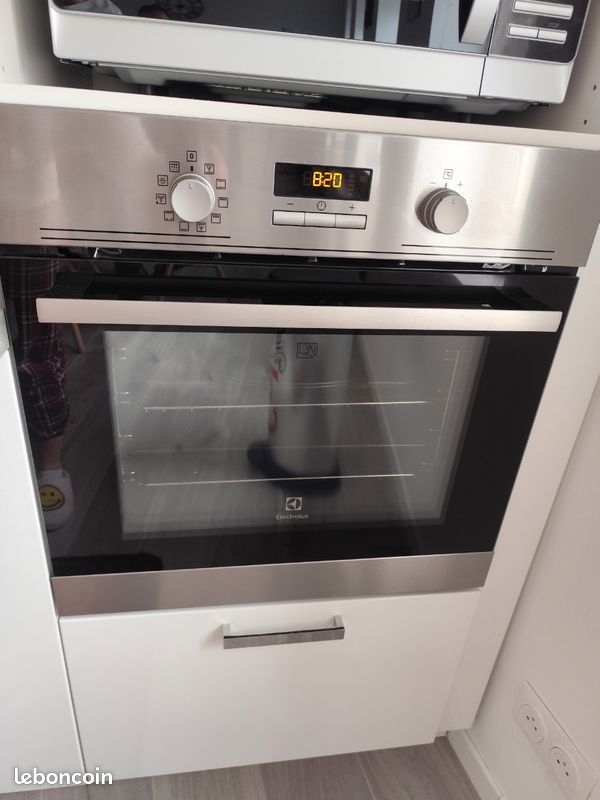 Four Electrolux chaleur tournant avec vitre froide (image 1)