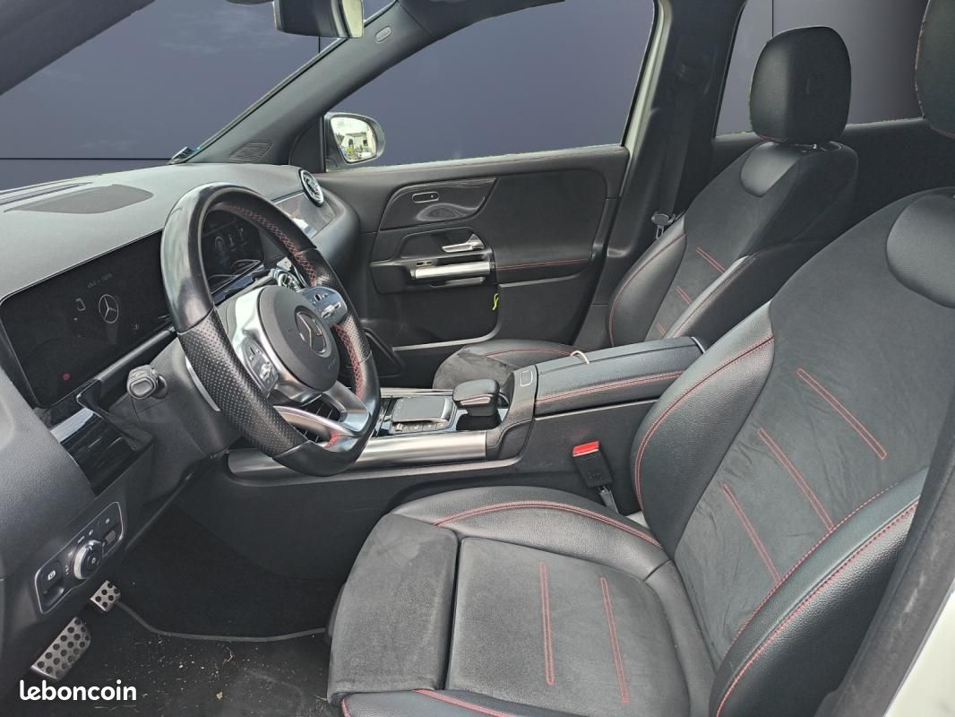 Mercedes Gla 2.0 200 D 150 ch Amg Line 8g-dct /GPS/Caméra de recul/Radar AV et AR/Attelage/Clim auto (image 10)