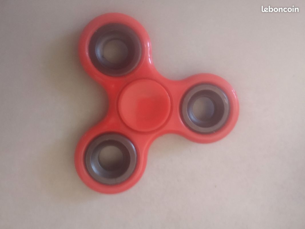 Jouet /accessoires "Hand Spinner" rouge (image 1)