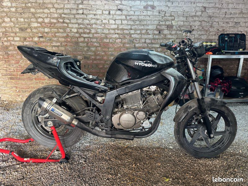 Vend pièces Hyosung comet 125cc (image 3)