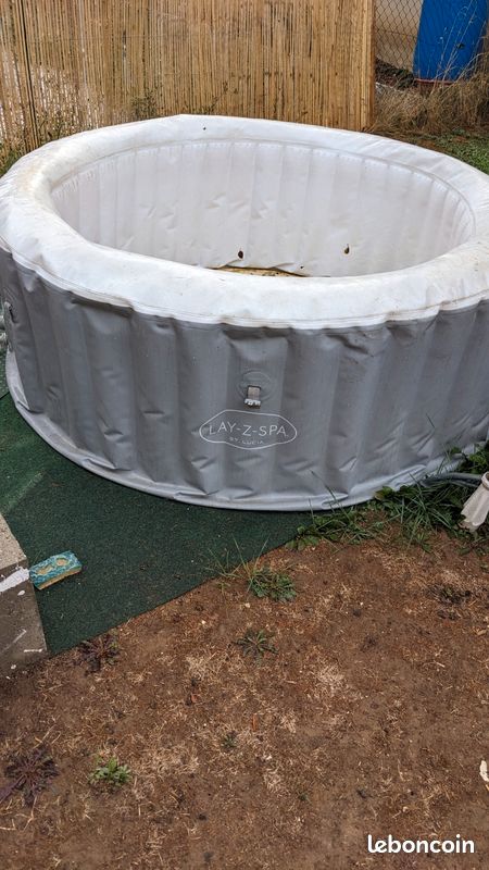 Jacuzzi (image 4)