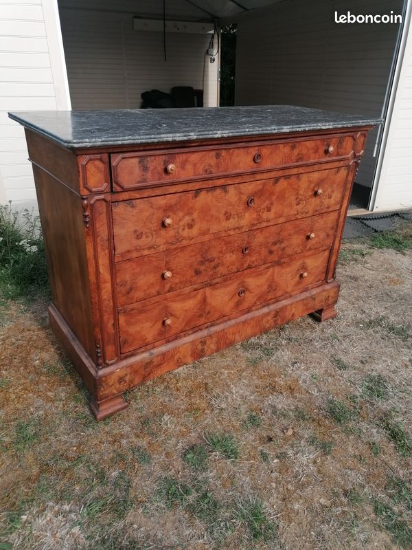 Commode (image 1)