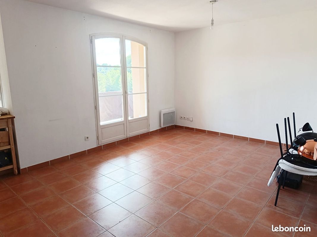 Appartement 3 pièces 56 m² · à Châteauneuf-le-Rouge · 56 m² · 949 €/mois