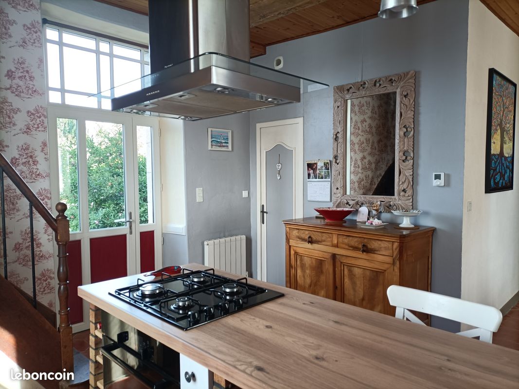 Maison 9 pièces 220 m² · à Méral · 220 m² · 231 000 €