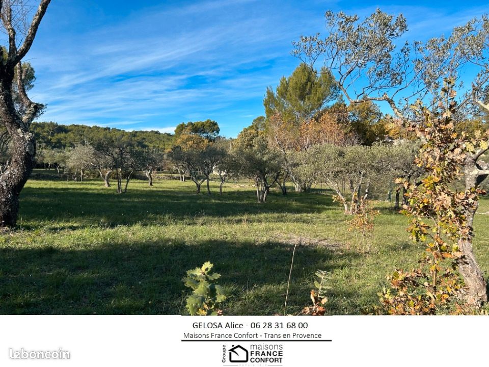Terrain 1622 m² · à Flayosc · 214 000 €