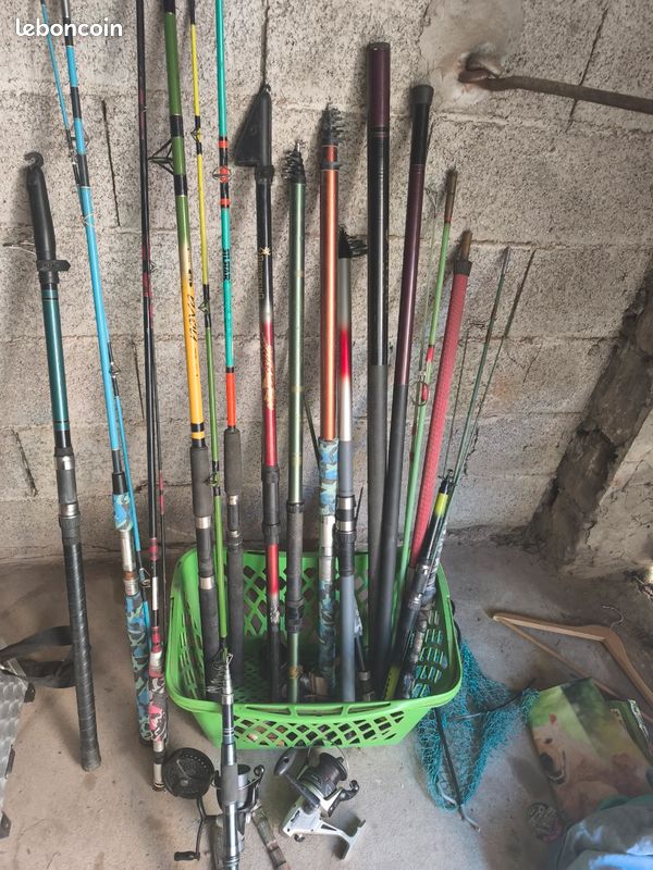 Lot de canne à pêche divers faire offre (image 1)