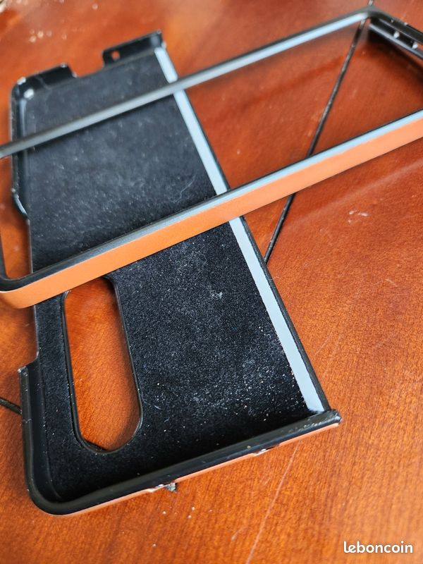 Coque fold3 (image 3)