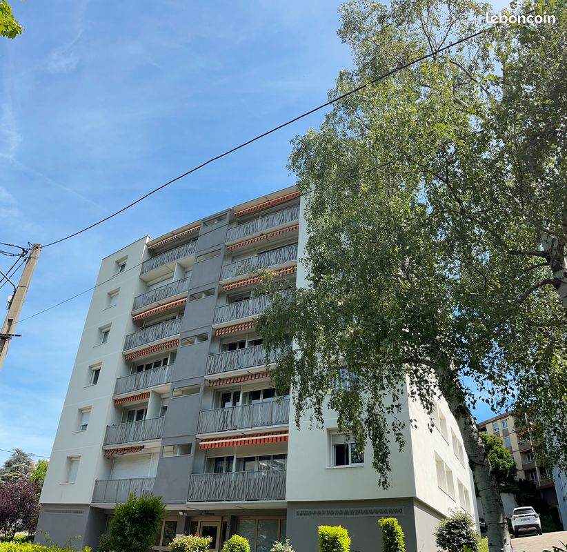 Parking 6 pièces 98 m² · à Saint-Étienne · 97,7 m² · 115 000 €