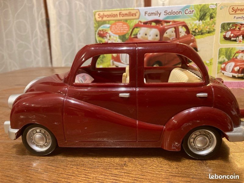 Les Sylvanian Families – La voiture rouge – féelyli Les Sylvanian Families – La voiture rouge – féelyli