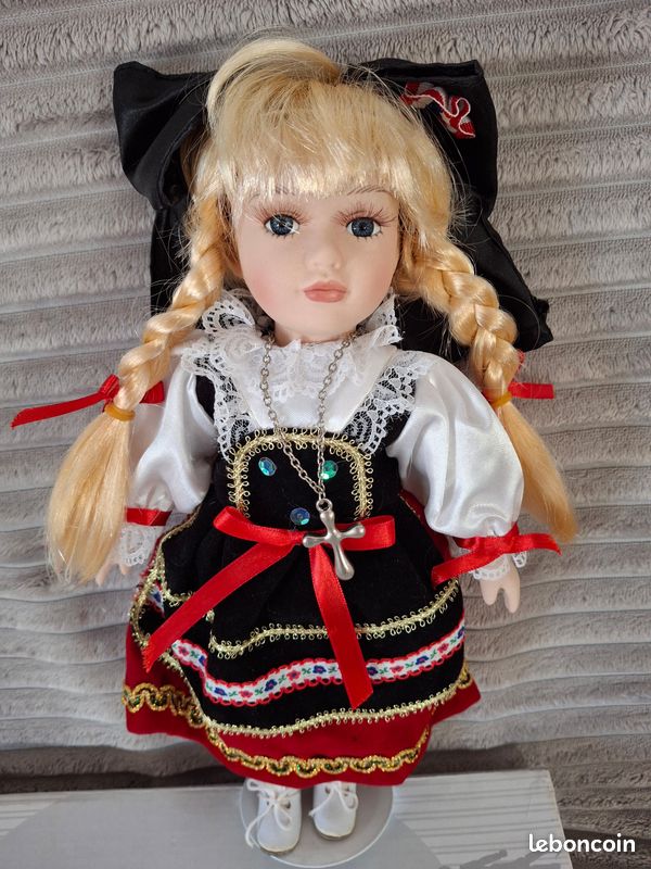 Poupee du monde alsacienne peluche +/- 20cm | Leroy Merlin