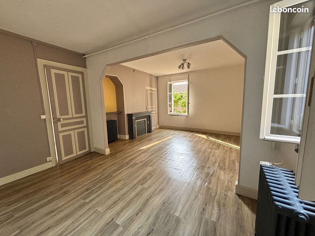 Maison 4 pièces 85 m² · à Sainte-Savine · 85 m² · 894 €