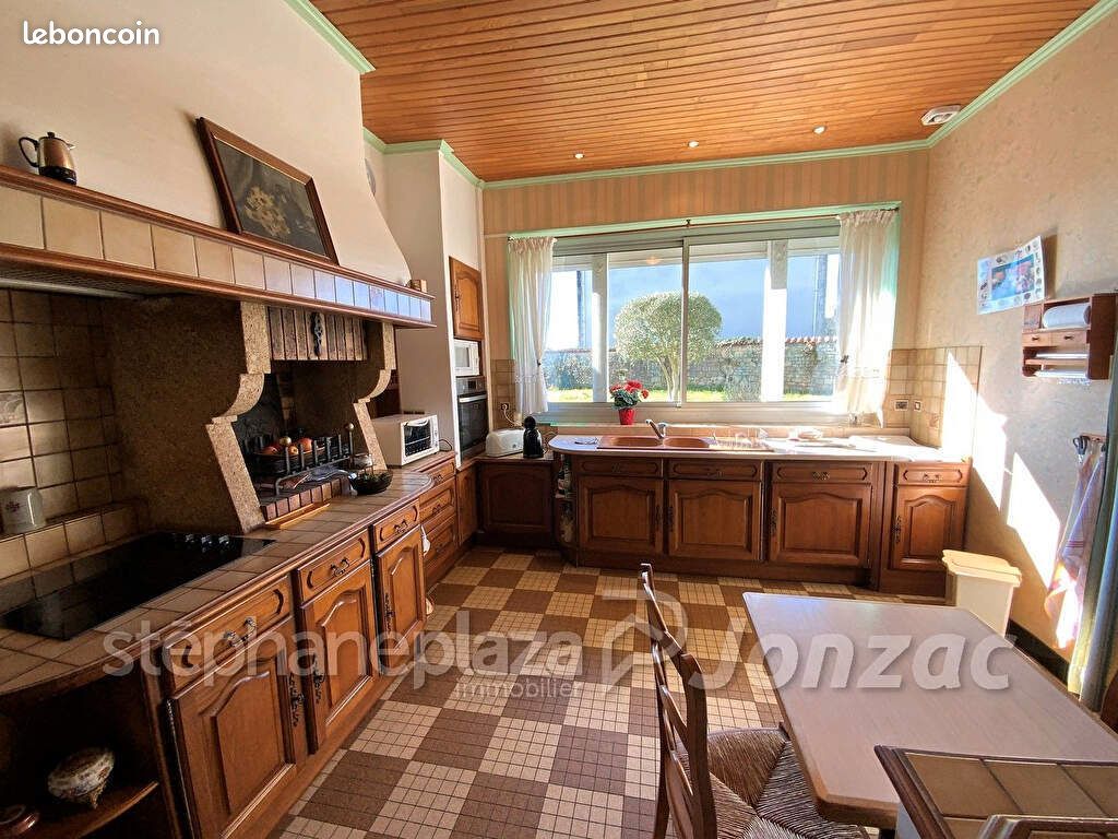 Maison 7 pièces 155 m² - Saint-Genis-de-Saintonge 17240 (image principale 13)